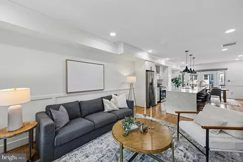 1427 Parkwood Pl NW, Washington, DC 20010