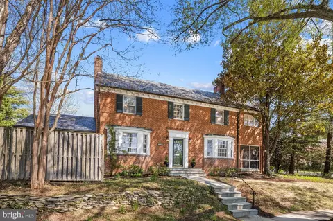 4201 44th St NW, Washington, DC 20016