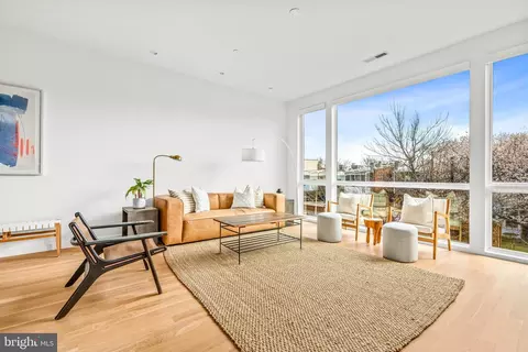 625 5th St NE #2, Washington, DC 20002