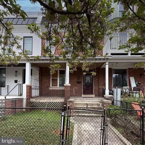 1366 Newton St NW, Washington, DC 20010