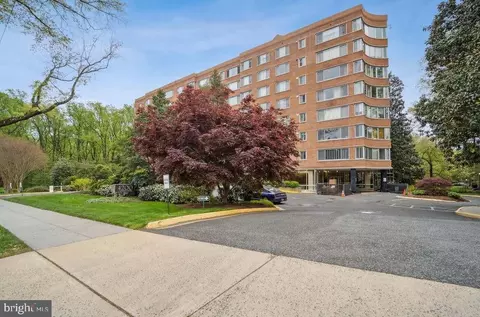 4200 Cathedral Ave NW #918, Washington, DC 20016