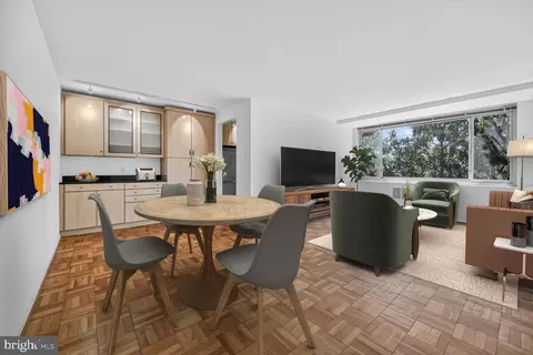 4200 Cathedral Ave NW #918, Washington, DC 20016