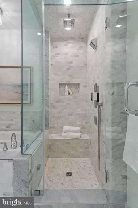 Bath - 1010 4th St SE, Washington, DC 20003 photo 5 of 8