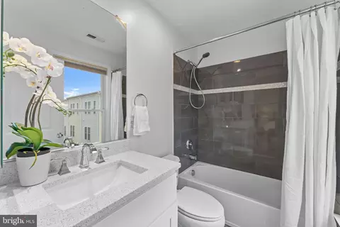 Bath - 1010 4th St SE, Washington, DC 20003 photo 8 of 8