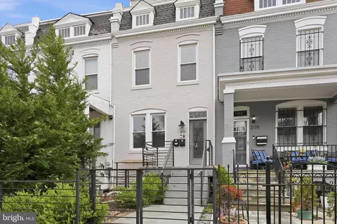 Exterior - 2121 4th St NE #1, Washington, DC 20002 photo 1 of 3