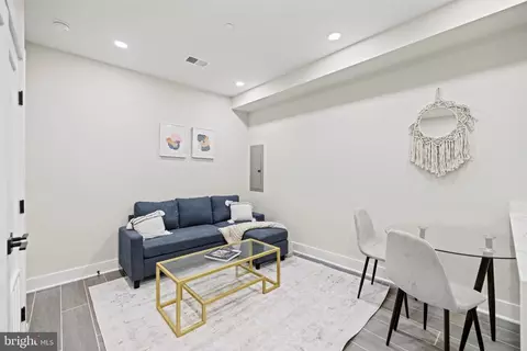 824 18th St NE #3, Washington, DC 20002