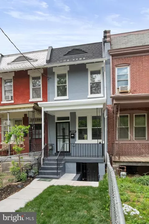 1209 Shepherd St NW, Washington, DC 20011