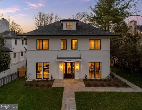 2733 Chesapeake St NW, Washington, DC 20008