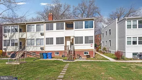 Exterior - 4482 Macarthur Blvd NW, Washington, DC 20007 photo 2 of 2