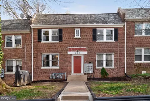 207 Adams St NE, Washington, DC 20002