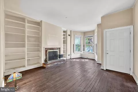 Living - 1002 Independence Ave SE, Washington, DC 20003 photo 3 of 4