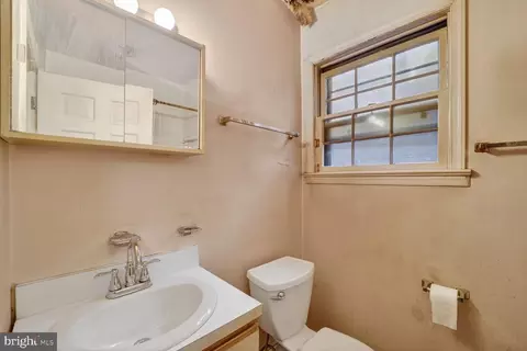 Entry Way - 1002 Independence Ave SE, Washington, DC 20003 photo 3 of 3