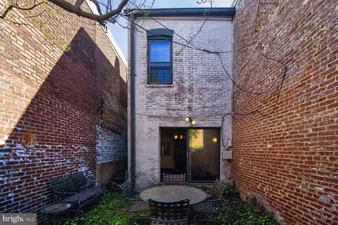 Exterior - 1002 Independence Ave SE, Washington, DC 20003 photo 3 of 3