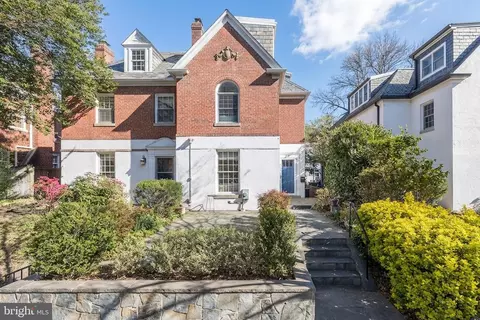 2927 Cathedral Ave NW, Washington, DC 20008