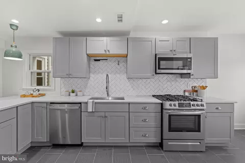 112 15th St SE, Washington, DC 20003 photo 8