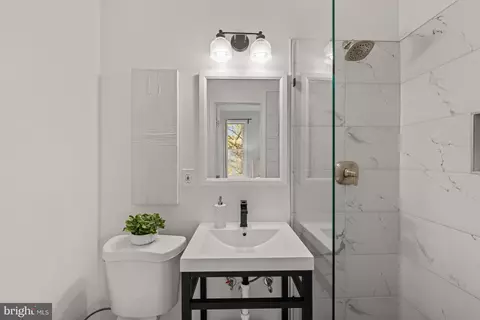 112 15th St SE, Washington, DC 20003 photo 10