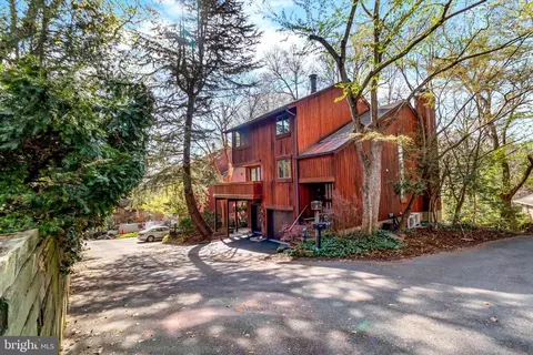 5211 Macarthur Ter NW, Washington, DC 20016