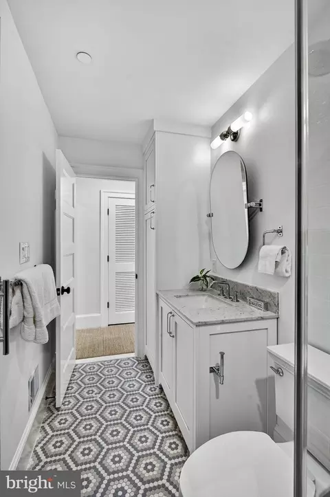 Bath - 647 E Street St NE, Washington, DC 20002 photo 6 of 6