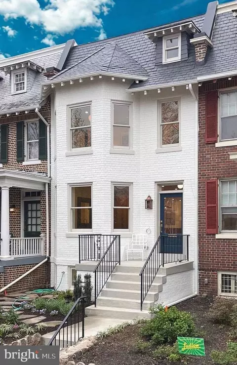 Exterior - 647 E Street St NE, Washington, DC 20002 photo 6 of 6