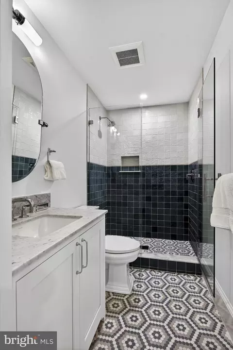 Bath - 647 E Street St NE, Washington, DC 20002 photo 5 of 6