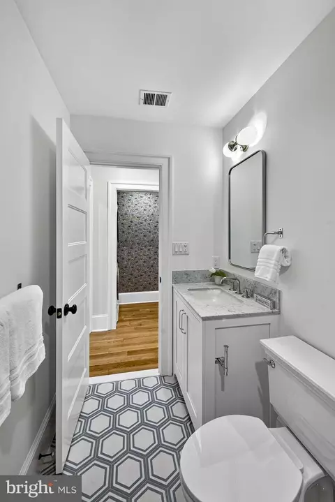 Bath - 647 E Street St NE, Washington, DC 20002 photo 4 of 6