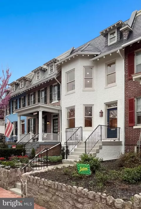 Exterior - 647 E Street St NE, Washington, DC 20002 photo 4 of 6