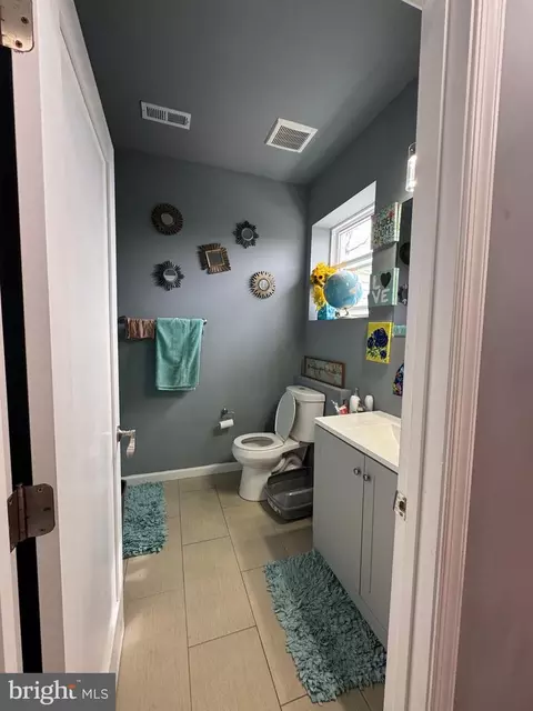 Bath - 17 Rhode Island Ave NE, Washington, DC 20002 photo 1 of 2