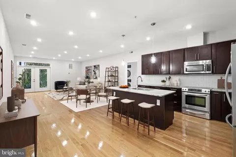 610 Newton Pl NW #4, Washington, DC 20010