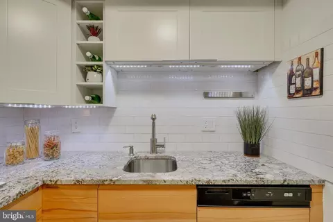 Kitchen - 1938 Biltmore St NW #D, Washington, DC 20009 photo 4 of 5