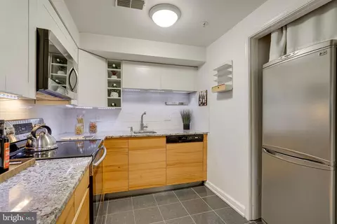 Kitchen - 1938 Biltmore St NW #D, Washington, DC 20009 photo 3 of 5