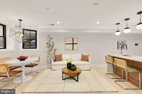 Living - 647 G St SE #2, Washington, DC 20003 photo 2 of 4