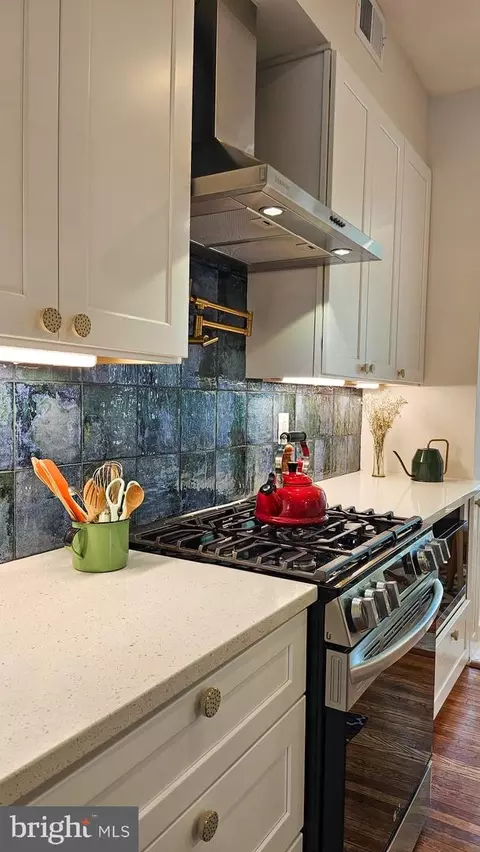 3206 Warder St NW, Washington, DC 20010