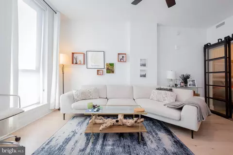 1211 Van St SE #1210, Washington, DC 20003