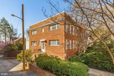 3520 Davenport St NW, Washington, DC 20008