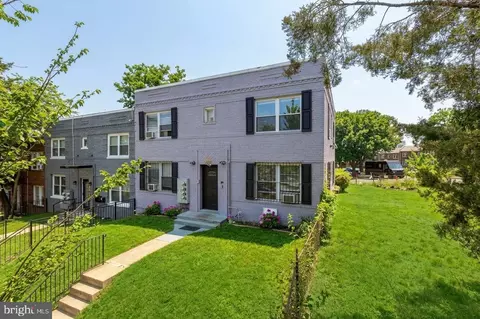 928 19th St NE, Washington, DC 20002