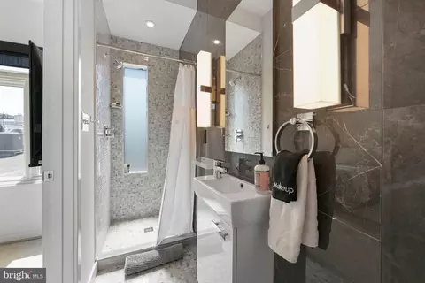Bath - 1313 Linden Ct NE, Washington, DC 20002 photo 5 of 6