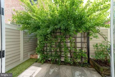 Exterior - 1313 Linden Ct NE, Washington, DC 20002 photo 6 of 11