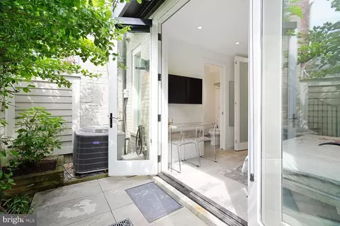 Exterior - 1313 Linden Ct NE, Washington, DC 20002 photo 5 of 11