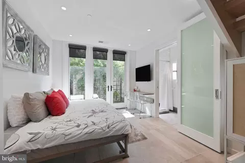 Bedroom - 1313 Linden Ct NE, Washington, DC 20002 photo 1 of 16