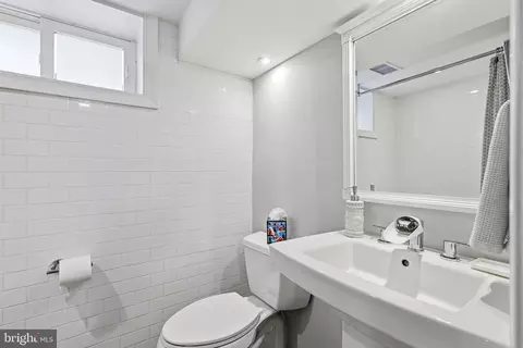 Bath - 2812 34th St NW, Washington, DC 20008 photo 11 of 12