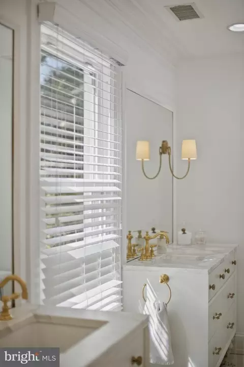 Bath - 2812 34th St NW, Washington, DC 20008 photo 3 of 12
