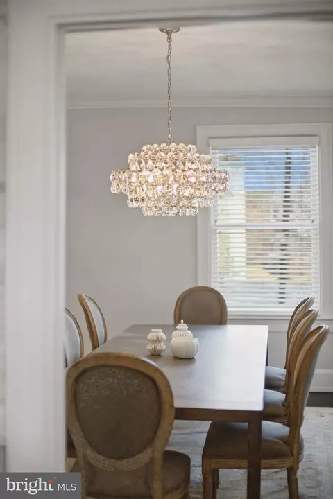 Dining - 2812 34th St NW, Washington, DC 20008 photo 3 of 6