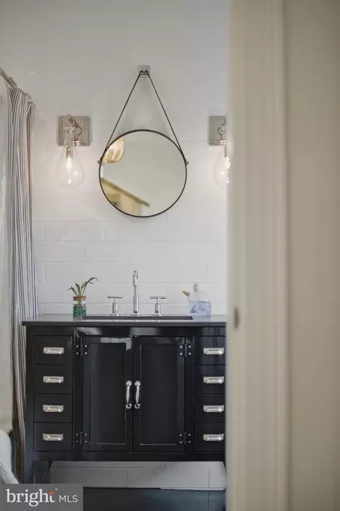 Bath - 2812 34th St NW, Washington, DC 20008 photo 8 of 12