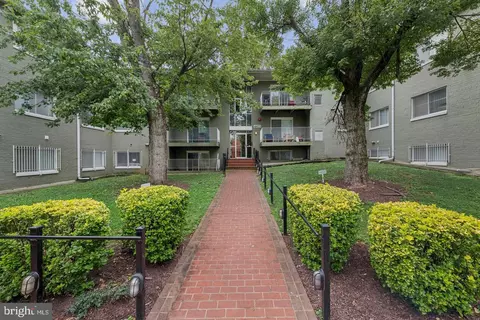 4473 B St SE #103, Washington, DC 20019