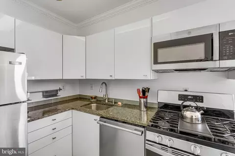 Kitchen - 1245 4th St SW #E711, Washington, DC 20024 photo 3 of 3