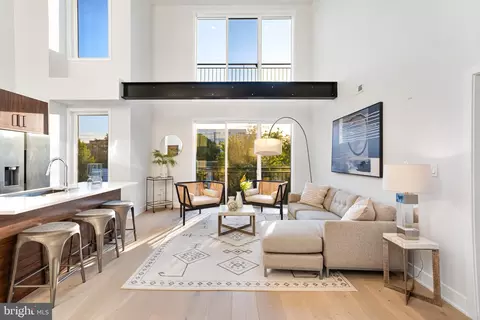 845 19th St NE #PH-10, Washington, DC 20002