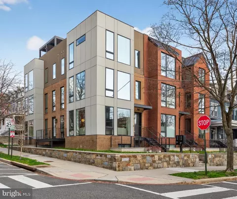 4129 8th St NW #1, Washington, DC 20011