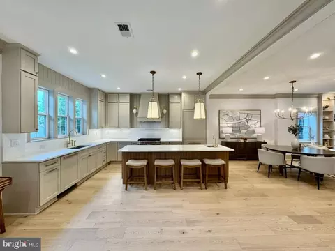 4506 Garrison St NW, Washington, DC 20016