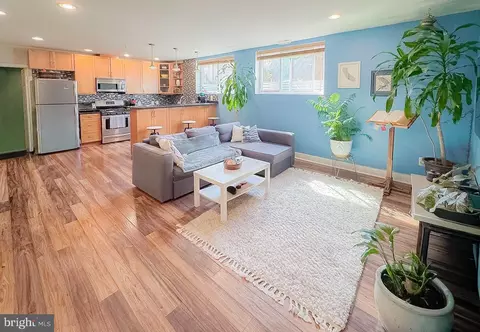 423 18th St NE #12, Washington, DC 20002