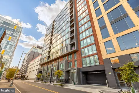 1211 Van St SE #718, Washington, DC 20003